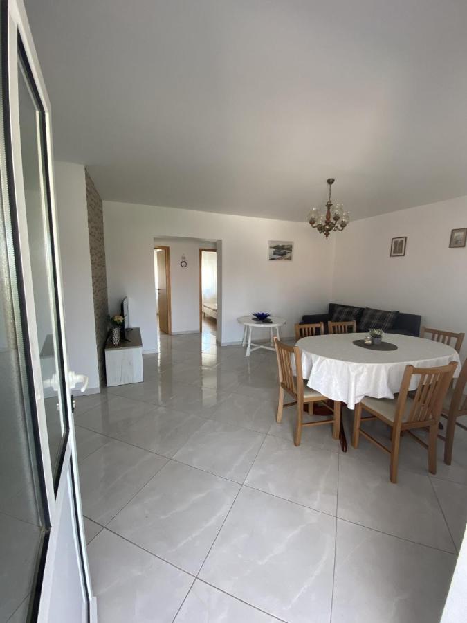 Apartments Zvonimir Privlaka  Luaran gambar