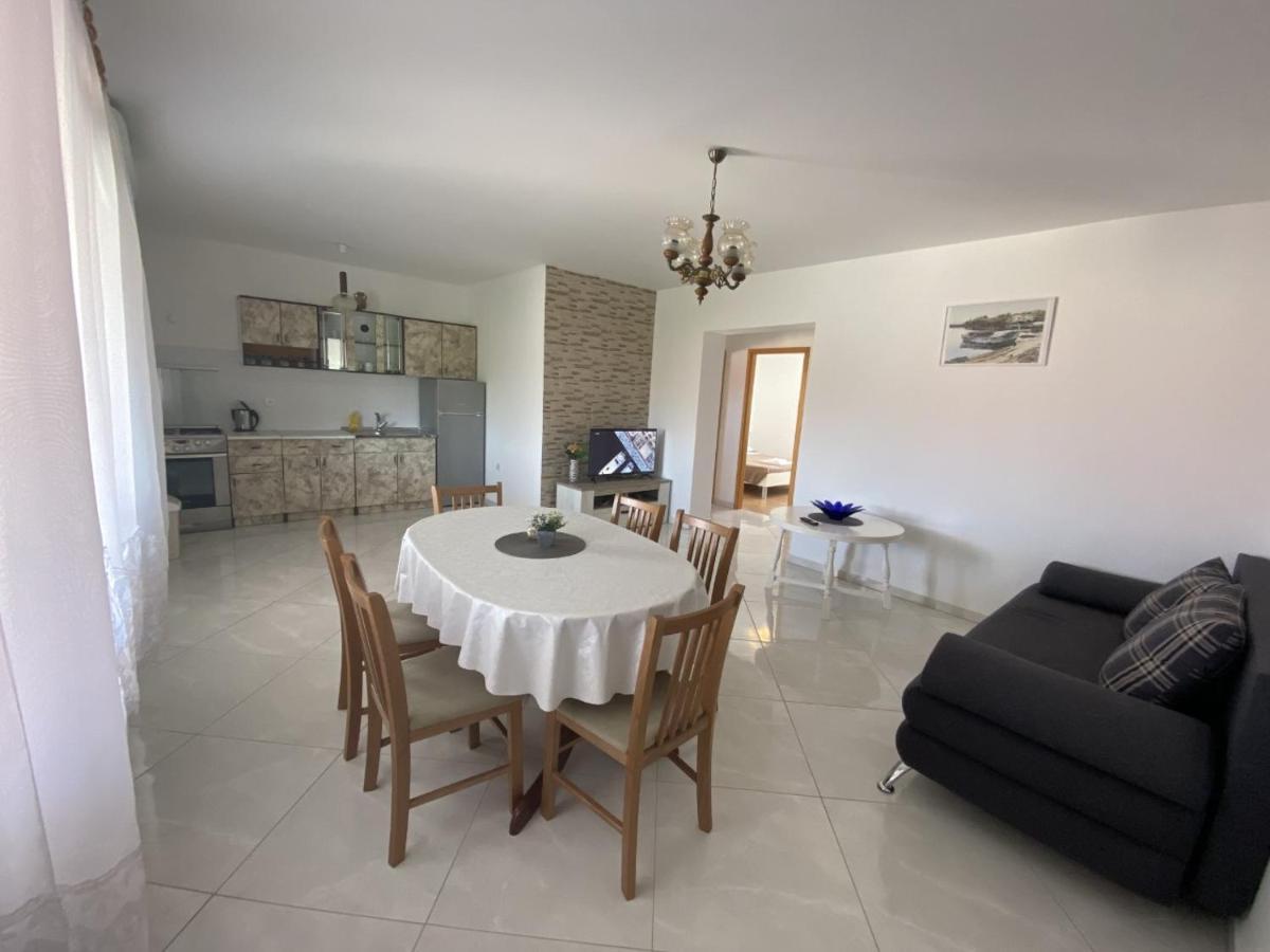Apartments Zvonimir Privlaka  Luaran gambar