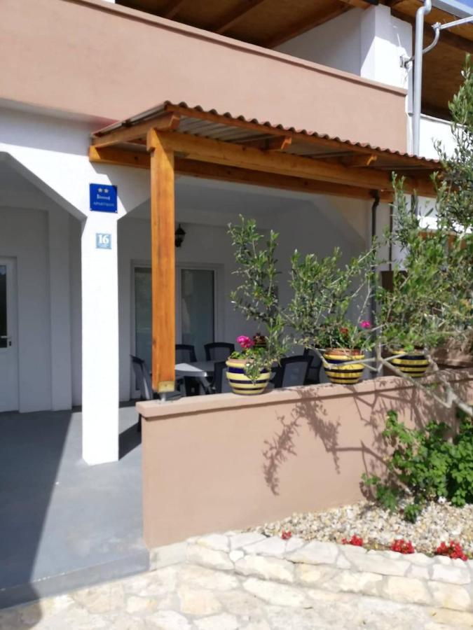 Apartments Zvonimir Privlaka  Luaran gambar